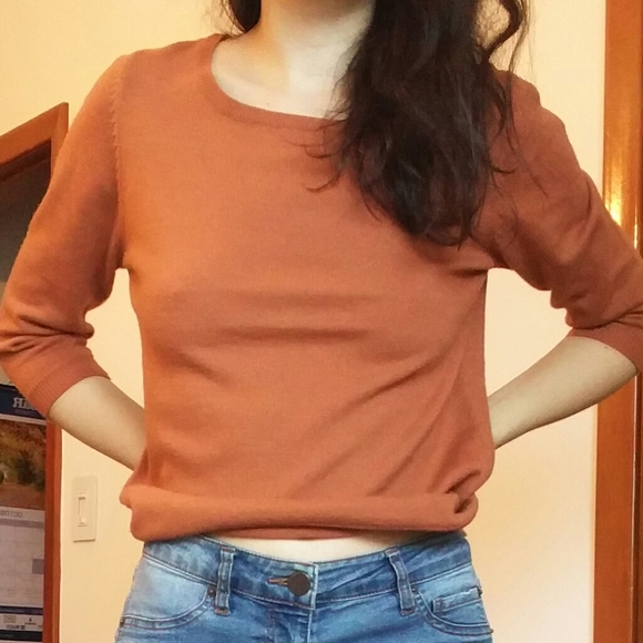 Sold on Vinted; UO Burnt Orange/Rust Sweater - Picture 4 of 11